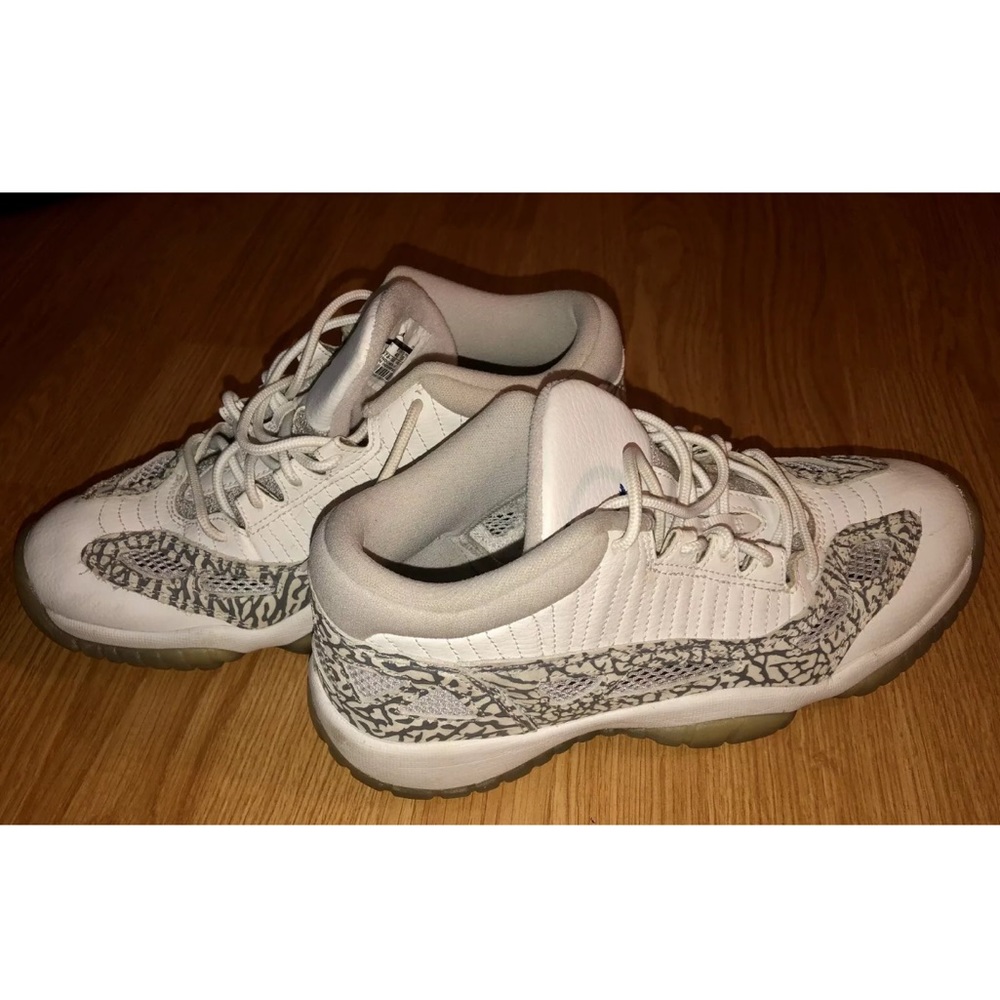 Jordan Retro 11